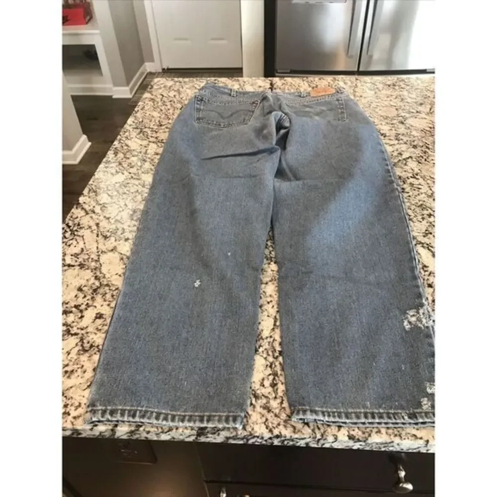 Vintage Levi's 560 Comfort Loose Fit 37x33 (tag 38x34) Distressed Tapered‎ Leg